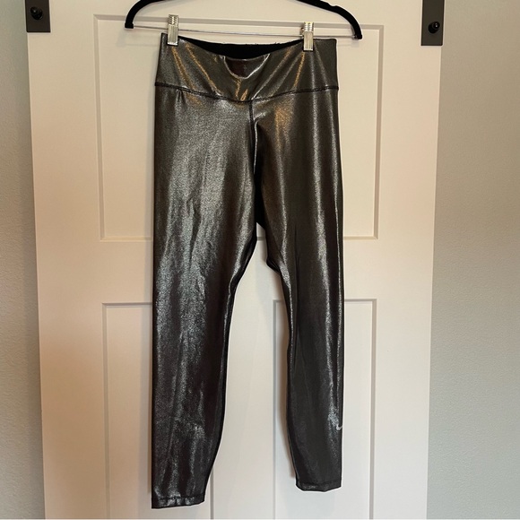 Nike- SZ M Dri- Fit Sparkle Glitter Black Leggings - Picture 3 of 4